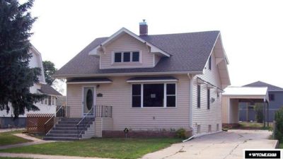 506 S Linn Street, Lusk WY